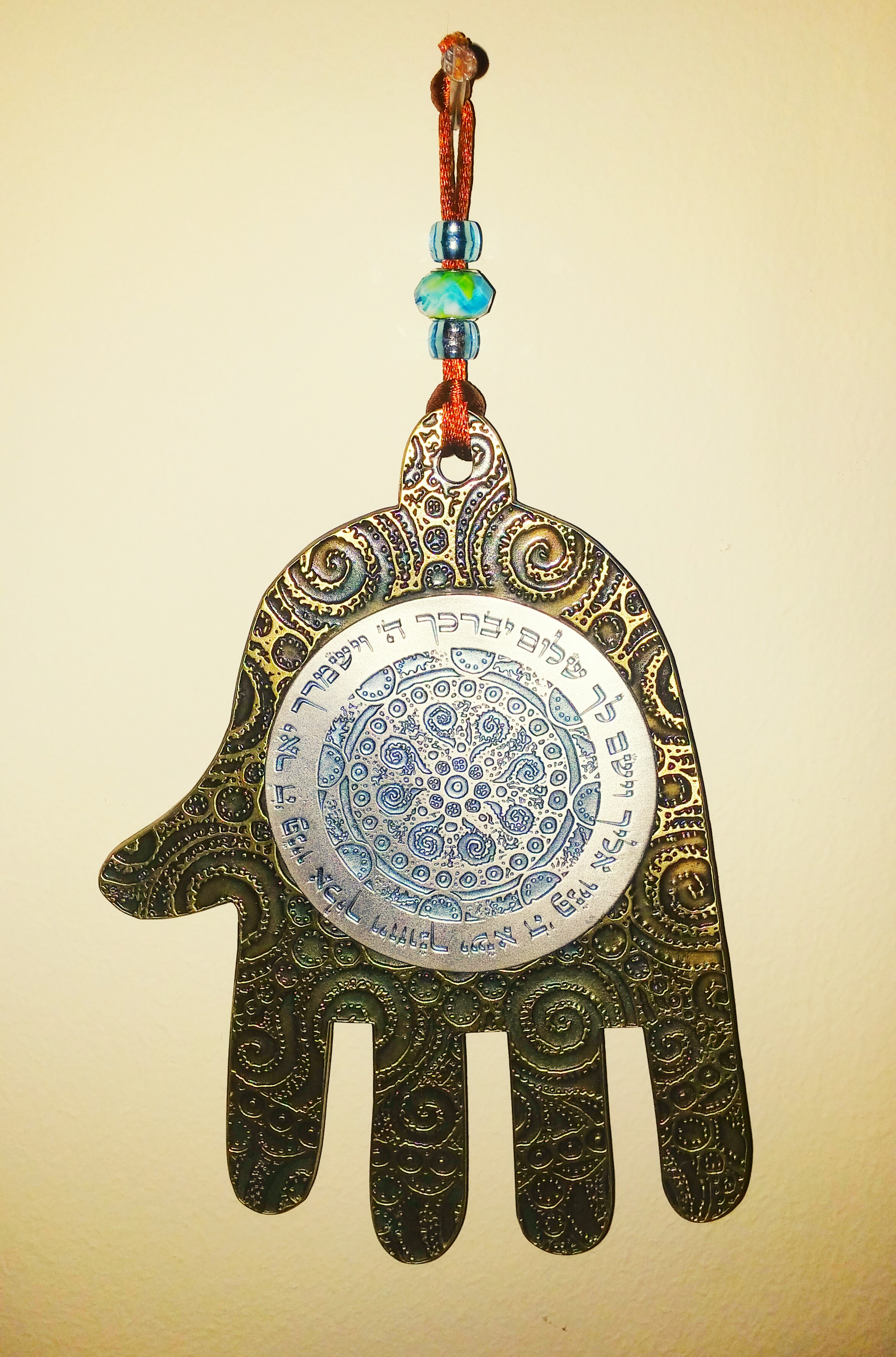 Art piece hamsa-gold